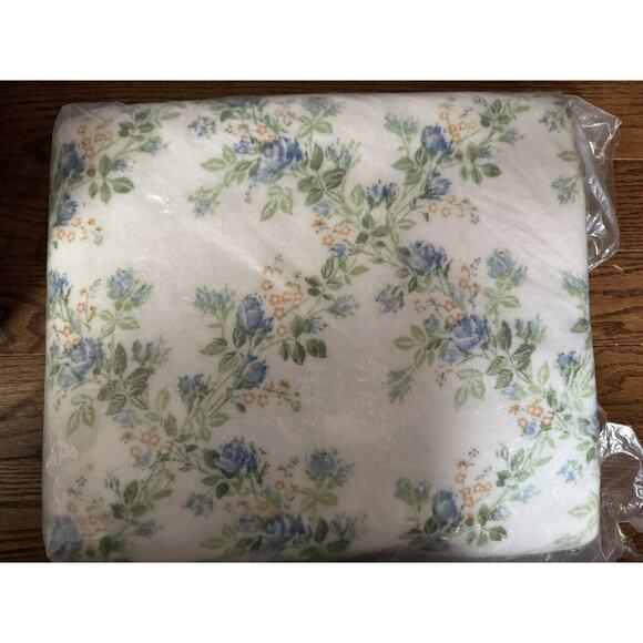 Lady Pepperell Blanket Karen Blue Floral Twin/Full Vintage Satin Trim 72x90 NOS - Picture 2 of 9